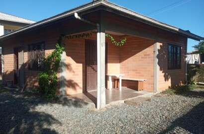 Casa em Alvenaria+Sobrado em Alvenaria-Centro-Balneário Barra do Sul-SC