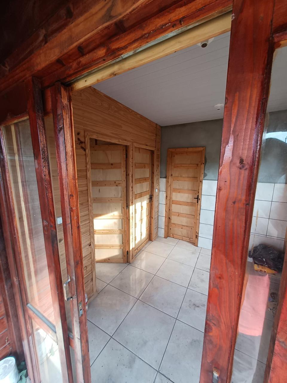 Casa Pré -Fabricada na Costeira-Balneário Barra do sul-SC
