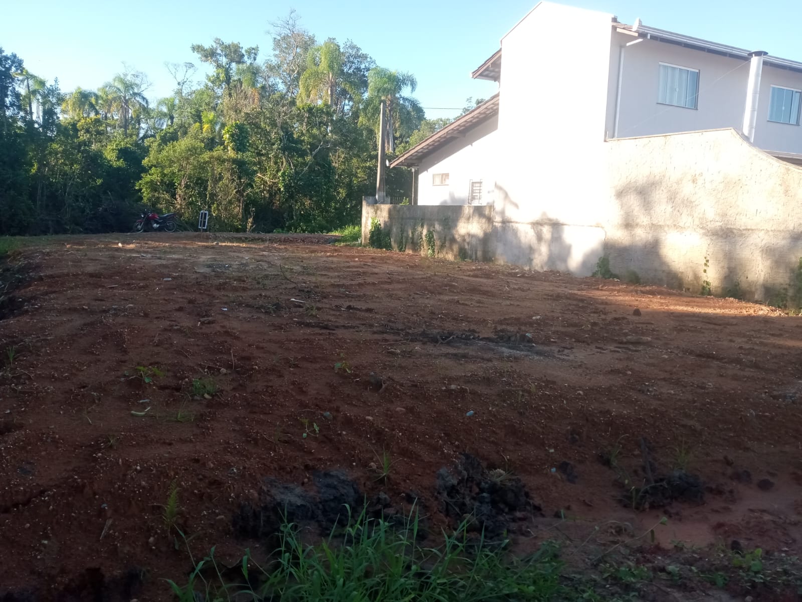 Terreno no Bairro Costeira 400 metros da Lagoa