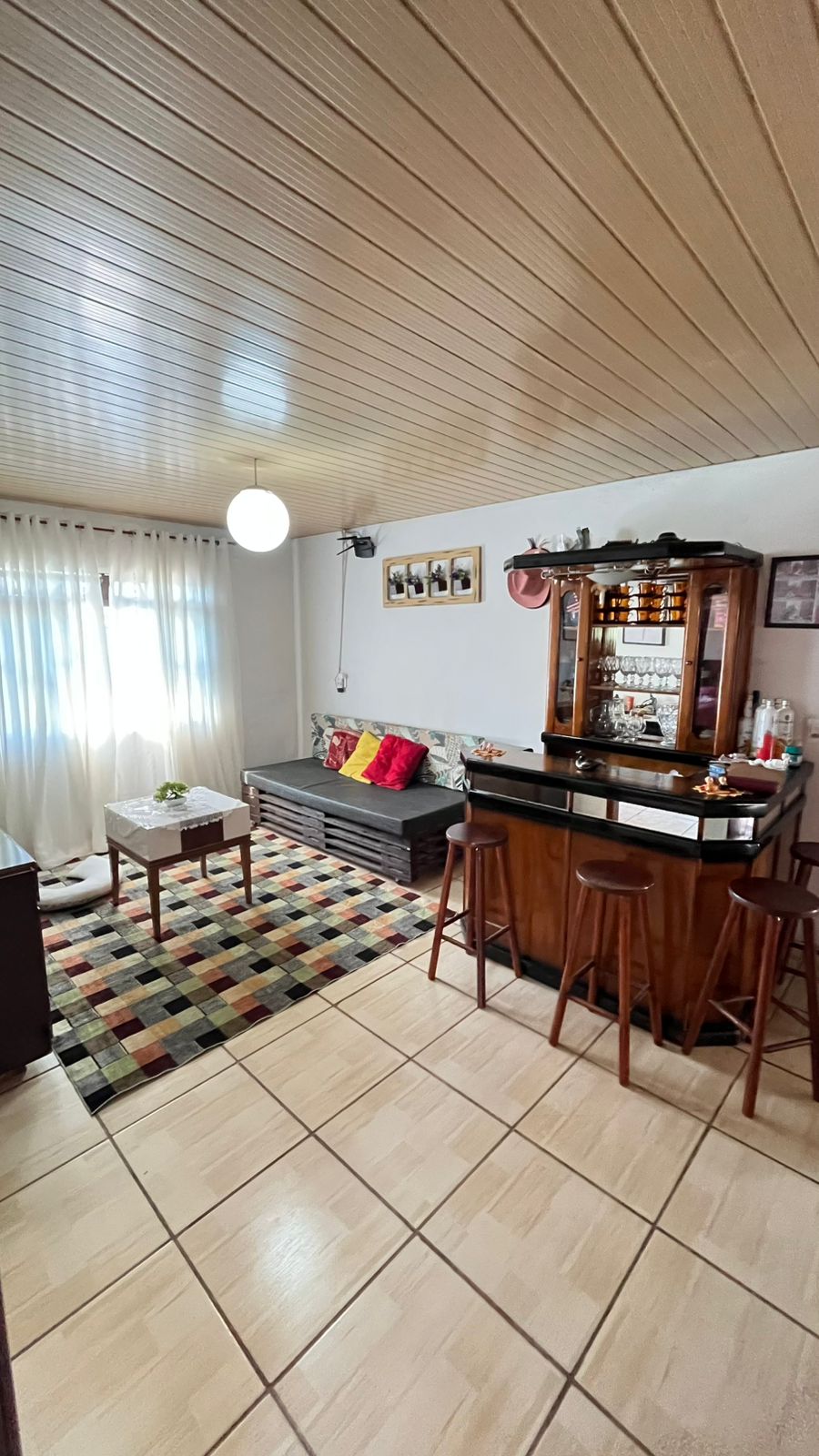 Casa no Bairro Costeira-Com Piscina-Região da Lagoa