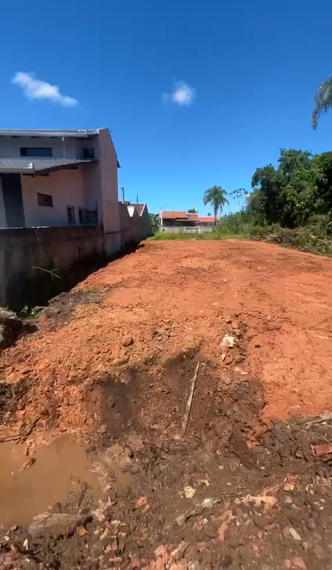 Terreno no Bairro Costeira 400 metros da Lagoa