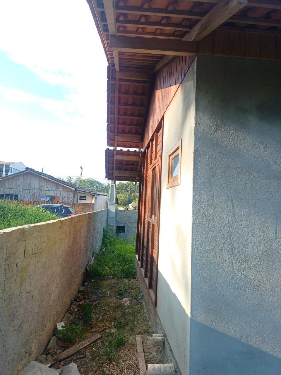 Casa Pré -Fabricada na Costeira-Balneário Barra do sul-SC