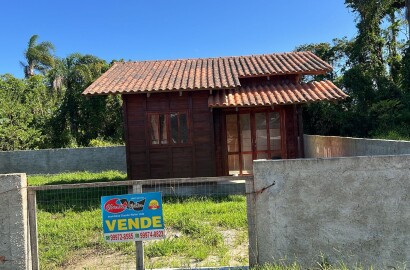 Casa Pré -Fabricada na Costeira-Balneário Barra do sul-SC