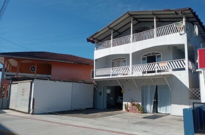 Sobrado no Centro-Balneário Barra do Sul-SC