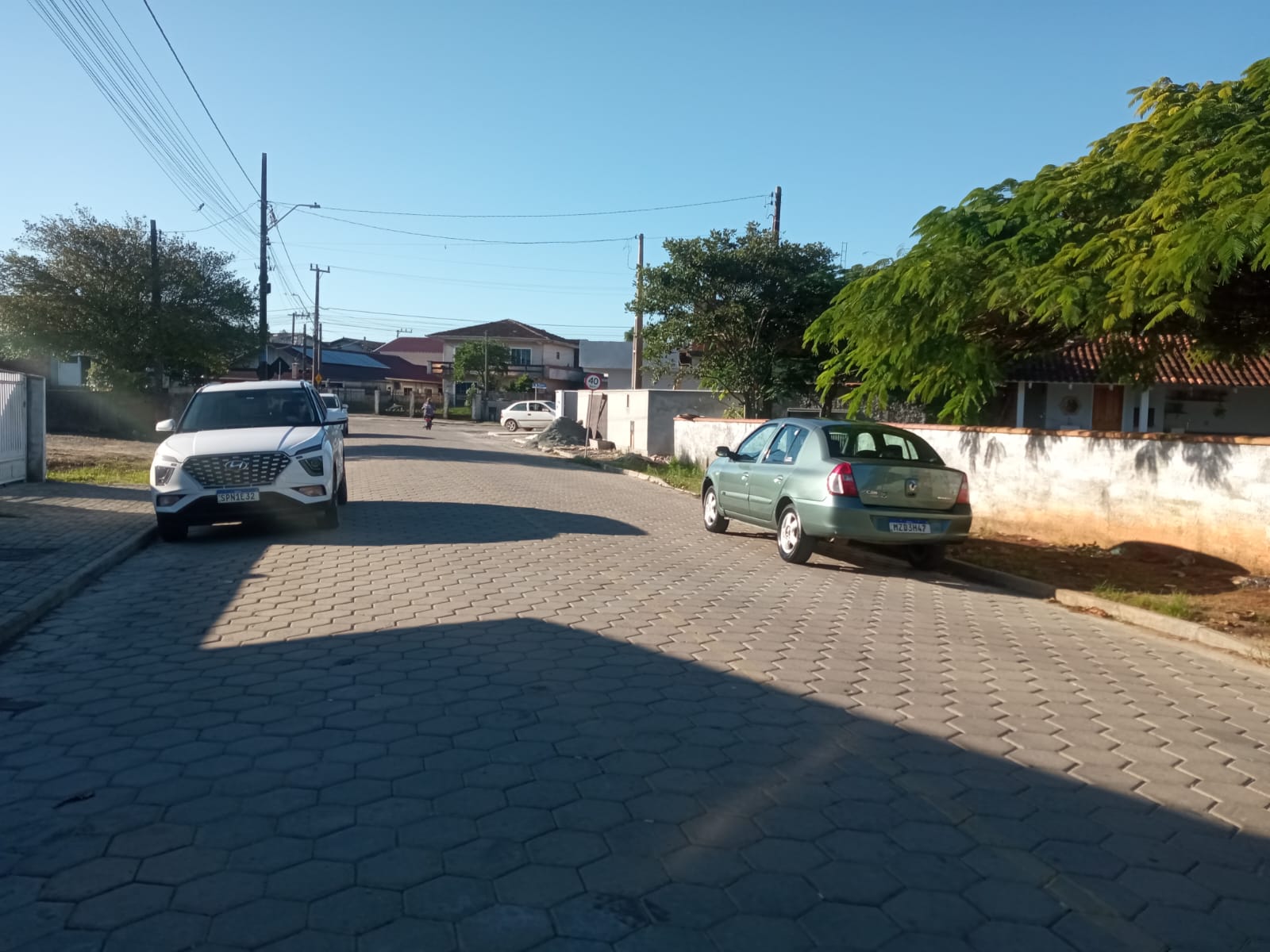 Casa em Alvenaria+Sobrado em Alvenaria-Centro-Balneário Barra do Sul-SC