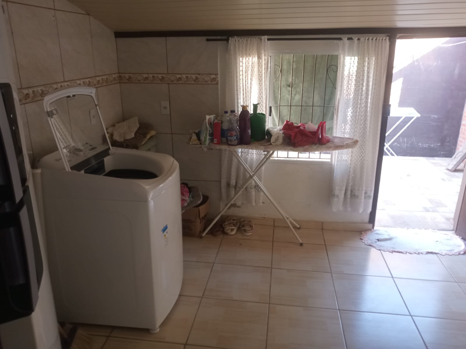 Casa no Bairro Costeira-Com Piscina-Região da Lagoa